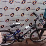 LOTE 575 - 01 BICICLETA ARO 24. (NO ESTADO) ATENÇÃO! FAZER A VISITAÇÃO ANTES DE ARREMATAR, NÃO SABEMOS SE FUNCIONA. LEILÃO NÃO TEM GARANTIA E NEM DEVOLUÇÃO, SUJEITO A POSSÍVEIS AVARIAS VISÍVEIS/OCULTAS E/OU AUSÊNCIA DE COMPONENTES.