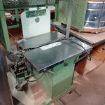 LOTE 348 - 01 MÁQUINA PARA AMARRAÇÃO DE FITILHO. (NO ESTADO) ATENÇÃO! FAZER A VISITAÇÃO ANTES DE ARREMATAR, NÃO SABEMOS SE FUNCIONA. LEILÃO NÃO TEM GARANTIA E NEM DEVOLUÇÃO, SUJEITO A POSSÍVEIS AVARIAS VISÍVEIS/OCULTAS E/OU AUSÊNCIA DE COMPONENTES.
