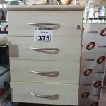 LOTE 375 - 02 GAVETEIROS EM MADEIRA COM 03 GAVETAS. (NO ESTADO) ATENÇÃO! FAZER A VISITAÇÃO ANTES DE ARREMATAR, NÃO SABEMOS SE FUNCIONA. LEILÃO NÃO TEM GARANTIA E NEM DEVOLUÇÃO, SUJEITO A POSSÍVEIS AVARIAS VISÍVEIS/OCULTAS E/OU AUSÊNCIA DE COMPONENTES.