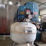 LOTE 288 - 01 COMPRESSOR DE AR ODONTOLÓGICO MARCA DABIATLANTE. (NO ESTADO) ATENÇÃO! FAZER A VISITAÇÃO ANTES DE ARREMATAR, NÃO SABEMOS SE FUNCIONA. LEILÃO NÃO TEM GARANTIA E NEM DEVOLUÇÃO, SUJEITO A POSSÍVEIS AVARIAS VISÍVEIS/OCULTAS E/OU AUSÊNCIA DE COMPONENTES.