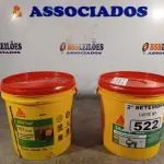 LOTE 522 - 01 BALDE DE SIKACRYL-203, SELANTE ACRÍLICO FLEXÍVEL 5KG E 01 BALDE DE SIKA TOP 107 CINZA, ARGAMASSA POLIMÉRICA IMPERMEABILIZANTE DE ALTO DESEMPENHO.  (NO ESTADO) ATENÇÃO! FAZER A VISITAÇÃO ANTES DE ARREMATAR, NÃO SABEMOS SE FUNCIONA. LEILÃO NÃO TEM GARANTIA E NEM DEVOLUÇÃO, SUJEITO A POSSÍVEIS AVARIAS VISÍVEIS/OCULTAS E/OU AUSÊNCIA DE COMPONENTES.