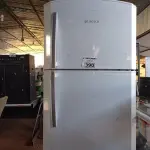 LOTE 390 - 01 GELADEIRA FROST FREE MARCA BOSCH 220V. (NO ESTADO) ATENÇÃO! FAZER A VISITAÇÃO ANTES DE ARREMATAR, NÃO SABEMOS SE FUNCIONA. LEILÃO NÃO TEM GARANTIA E NEM DEVOLUÇÃO, SUJEITO A POSSÍVEIS AVARIAS VISÍVEIS/OCULTAS E/OU AUSÊNCIA DE COMPONENTES.