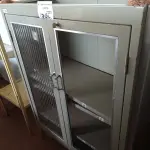 LOTE 558 - 01 ARMÁRIO EM AÇO COM AVARIAS. (NO ESTADO) ATENÇÃO! FAZER A VISITAÇÃO ANTES DE ARREMATAR, NÃO SABEMOS SE FUNCIONA. LEILÃO NÃO TEM GARANTIA E NEM DEVOLUÇÃO, SUJEITO A POSSÍVEIS AVARIAS VISÍVEIS/OCULTAS E/OU AUSÊNCIA DE COMPONENTES.