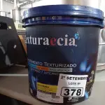 LOTE 378 - 01 BALDE DE REVESTIMENTO TEXTURIZADO INTERIORES/EXTERIORES NA COR BRANCO BASE. (NO ESTADO) ATENÇÃO! FAZER A VISITAÇÃO ANTES DE ARREMATAR, NÃO SABEMOS SE FUNCIONA. LEILÃO NÃO TEM GARANTIA E NEM DEVOLUÇÃO, SUJEITO A POSSÍVEIS AVARIAS VISÍVEIS/OCULTAS E/OU AUSÊNCIA DE COMPONENTES.