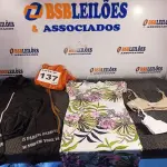 LOTE 137 - 10 – PEÇAS DE ROUPAS FEMININAS DIVERSAS (NO ESTADO, NÃO SABEMOS SE FUNCIONA. LEILÃO NÃO TEM GARANTIA E NEM DEVOLUÇÃO, SUJEITO A POSSÍVEIS AVARIAS VISÍVEIS/OCULTAS E/OU AUSÊNCIA DE COMPONENTES)