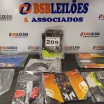 LOTE 209 - 01 - CAPAS CONSOLE (NO ESTADO, NÃO SABEMOS SE FUNCIONA. LEILÃO NÃO TEM GARANTIA E NEM DEVOLUÇÃO, SUJEITO A POSSÍVEIS AVARIAS VISÍVEIS/OCULTAS E/OU AUSÊNCIA DE COMPONENTES)