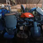 LOTE 541 - 01 LOTE COM VÁRIAS CADEIRAS DE ESCRITÓRIO MARCAS E MODELOS DIVERSOS. (NO ESTADO) ATENÇÃO! FAZER A VISITAÇÃO ANTES DE ARREMATAR, NÃO SABEMOS SE FUNCIONA. LEILÃO NÃO TEM GARANTIA E NEM DEVOLUÇÃO, SUJEITO A POSSÍVEIS AVARIAS VISÍVEIS/OCULTAS E/OU AUSÊNCIA DE COMPONENTES.