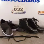 LOTE 032 - 02 – PARES DE CALÇADOS FEMININO Nº 37 (NO ESTADO, NÃO SABEMOS SE FUNCIONA. LEILÃO NÃO TEM GARANTIA E NEM DEVOLUÇÃO, SUJEITO A POSSÍVEIS AVARIAS VISÍVEIS/OCULTAS E/OU AUSÊNCIA DE COMPONENTES)