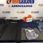 LOTE 227 - 13 – PEÇAS DE ROUPAS MASCULINAS DIVERSAS (NO ESTADO, NÃO SABEMOS SE FUNCIONA. LEILÃO NÃO TEM GARANTIA E NEM DEVOLUÇÃO, SUJEITO A POSSÍVEIS AVARIAS VISÍVEIS/OCULTAS E/OU AUSÊNCIA DE COMPONENTES)