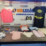 LOTE 057 - 12 – PEÇAS DE ROUPAS INFANTIL DIVERSAS (NO ESTADO, NÃO SABEMOS SE FUNCIONA. LEILÃO NÃO TEM GARANTIA E NEM DEVOLUÇÃO, SUJEITO A POSSÍVEIS AVARIAS VISÍVEIS/OCULTAS E/OU AUSÊNCIA DE COMPONENTES)