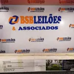 LOTE 150 - 01 – TENDA GAZEBO 2,40 X2,40 (NO ESTADO, NÃO SABEMOS SE FUNCIONA. LEILÃO NÃO TEM GARANTIA E NEM DEVOLUÇÃO, SUJEITO A POSSÍVEIS AVARIAS VISÍVEIS/OCULTAS E/OU AUSÊNCIA DE COMPONENTES)