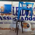 LOTE 133 - 02 – CADEIRAS E 2 MESAS (NO ESTADO, NÃO SABEMOS SE FUNCIONA. LEILÃO NÃO TEM GARANTIA E NEM DEVOLUÇÃO, SUJEITO A POSSÍVEIS AVARIAS VISÍVEIS/OCULTAS E/OU AUSÊNCIA DE COMPONENTES)