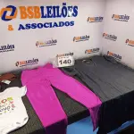 LOTE 140 - 07 – PEÇAS DE ROUPAS FEMININAS (NO ESTADO, NÃO SABEMOS SE FUNCIONA. LEILÃO NÃO TEM GARANTIA E NEM DEVOLUÇÃO, SUJEITO A POSSÍVEIS AVARIAS VISÍVEIS/OCULTAS E/OU AUSÊNCIA DE COMPONENTES)