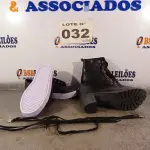 LOTE 032 - 02 – PARES DE CALÇADOS FEMININO Nº 37 (NO ESTADO, NÃO SABEMOS SE FUNCIONA. LEILÃO NÃO TEM GARANTIA E NEM DEVOLUÇÃO, SUJEITO A POSSÍVEIS AVARIAS VISÍVEIS/OCULTAS E/OU AUSÊNCIA DE COMPONENTES)