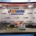 LOTE 067 - 15 – PEÇAS DE ROUPAS FEMININAS DIVERSAS (NO ESTADO, NÃO SABEMOS SE FUNCIONA. LEILÃO NÃO TEM GARANTIA E NEM DEVOLUÇÃO, SUJEITO A POSSÍVEIS AVARIAS VISÍVEIS/OCULTAS E/OU AUSÊNCIA DE COMPONENTES)