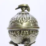 LOTE 015 - CENTRO DE MESA BOLIVIANO EM METAL, 22 CM DE ALTURA (NO ESTADO)