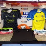 LOTE 017 - 10 – PEÇAS DE ROUPAS MASCULINAS DIVERSAS (NO ESTADO, NÃO SABEMOS SE FUNCIONA. LEILÃO NÃO TEM GARANTIA E NEM DEVOLUÇÃO, SUJEITO A POSSÍVEIS AVARIAS VISÍVEIS/OCULTAS E/OU AUSÊNCIA DE COMPONENTES)