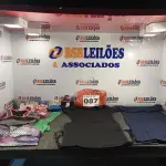 LOTE 087 - 15 – PEÇAS DE ROUPAS FEMININAS DIVERSAS (NO ESTADO, NÃO SABEMOS SE FUNCIONA. LEILÃO NÃO TEM GARANTIA E NEM DEVOLUÇÃO, SUJEITO A POSSÍVEIS AVARIAS VISÍVEIS/OCULTAS E/OU AUSÊNCIA DE COMPONENTES)