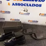 LOTE 142 - 02 – PARES DE CALÇADOS FEMININO Nº 38 (NO ESTADO, NÃO SABEMOS SE FUNCIONA. LEILÃO NÃO TEM GARANTIA E NEM DEVOLUÇÃO, SUJEITO A POSSÍVEIS AVARIAS VISÍVEIS/OCULTAS E/OU AUSÊNCIA DE COMPONENTES)