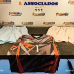 LOTE 111 - 10 – PEÇAS DE ROUPAS MASCULINAS DIVERSAS (NO ESTADO, NÃO SABEMOS SE FUNCIONA. LEILÃO NÃO TEM GARANTIA E NEM DEVOLUÇÃO, SUJEITO A POSSÍVEIS AVARIAS VISÍVEIS/OCULTAS E/OU AUSÊNCIA DE COMPONENTES)