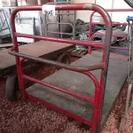 LOTE 606 - 01 CARRINHO PARA TRANSPORTE DE CARGAS COM AVARIAS. (NO ESTADO) ATENÇÃO! FAZER A VISITAÇÃO ANTES DE ARREMATAR, NÃO SABEMOS SE FUNCIONA. LEILÃO NÃO TEM GARANTIA E NEM DEVOLUÇÃO, SUJEITO A POSSÍVEIS AVARIAS VISÍVEIS/OCULTAS E/OU AUSÊNCIA DE COMPONENTES.