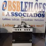 LOTE 024 - 01 - FOGÃO ZEUS GLASS 5 BOCAS BRANCO - REALCE (NO ESTADO, NÃO SABEMOS SE FUNCIONA. LEILÃO NÃO TEM GARANTIA E NEM DEVOLUÇÃO, SUJEITO A POSSÍVEIS AVARIAS VISÍVEIS/OCULTAS E/OU AUSÊNCIA DE COMPONENTES)
