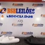 LOTE 139 - 02 – PARES DE CALÇADOS FEMININO Nº 37/38 (NO ESTADO, NÃO SABEMOS SE FUNCIONA. LEILÃO NÃO TEM GARANTIA E NEM DEVOLUÇÃO, SUJEITO A POSSÍVEIS AVARIAS VISÍVEIS/OCULTAS E/OU AUSÊNCIA DE COMPONENTES)