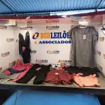 LOTE 070 - 14 – PEÇAS DE ROUPAS FEMININAS DIVERSAS (NO ESTADO, NÃO SABEMOS SE FUNCIONA. LEILÃO NÃO TEM GARANTIA E NEM DEVOLUÇÃO, SUJEITO A POSSÍVEIS AVARIAS VISÍVEIS/OCULTAS E/OU AUSÊNCIA DE COMPONENTES)