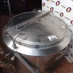 LOTE 624 - 01 PANELA INDUSTRIAL. (NO ESTADO) ATENÇÃO! FAZER A VISITAÇÃO ANTES DE ARREMATAR, NÃO SABEMOS SE FUNCIONA. LEILÃO NÃO TEM GARANTIA E NEM DEVOLUÇÃO, SUJEITO A POSSÍVEIS AVARIAS VISÍVEIS/OCULTAS E/OU AUSÊNCIA DE COMPONENTES.