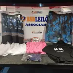LOTE 084 - 10 – PEÇAS DE ROUPAS MASCULINAS DIVERSAS (NO ESTADO, NÃO SABEMOS SE FUNCIONA. LEILÃO NÃO TEM GARANTIA E NEM DEVOLUÇÃO, SUJEITO A POSSÍVEIS AVARIAS VISÍVEIS/OCULTAS E/OU AUSÊNCIA DE COMPONENTES)