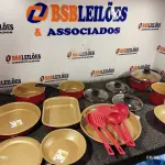 LOTE 132 - 01 - JOGO DE PANELA TRAMONTINA 15 PEÇAS (NO ESTADO, NÃO SABEMOS SE FUNCIONA. LEILÃO NÃO TEM GARANTIA E NEM DEVOLUÇÃO, SUJEITO A POSSÍVEIS AVARIAS VISÍVEIS/OCULTAS E/OU AUSÊNCIA DE COMPONENTES)