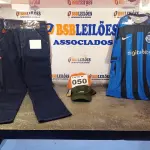 LOTE 050 - 10 – PEÇAS DE ROUPAS MASCULINAS DIVERSAS (NO ESTADO, NÃO SABEMOS SE FUNCIONA. LEILÃO NÃO TEM GARANTIA E NEM DEVOLUÇÃO, SUJEITO A POSSÍVEIS AVARIAS VISÍVEIS/OCULTAS E/OU AUSÊNCIA DE COMPONENTES)