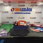 LOTE 087 - 15 – PEÇAS DE ROUPAS FEMININAS DIVERSAS (NO ESTADO, NÃO SABEMOS SE FUNCIONA. LEILÃO NÃO TEM GARANTIA E NEM DEVOLUÇÃO, SUJEITO A POSSÍVEIS AVARIAS VISÍVEIS/OCULTAS E/OU AUSÊNCIA DE COMPONENTES)