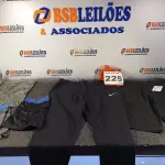 LOTE 225 - 13 – PEÇAS DE ROUPAS MASCULINAS DIVERSAS (NO ESTADO, NÃO SABEMOS SE FUNCIONA. LEILÃO NÃO TEM GARANTIA E NEM DEVOLUÇÃO, SUJEITO A POSSÍVEIS AVARIAS VISÍVEIS/OCULTAS E/OU AUSÊNCIA DE COMPONENTES)