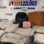 LOTE 192 - 13 - BOLSAS NECESSAIRE LIPO MANUAL CORPS LIGNEA E 04 BOLSAS DIVERSAS.(NO ESTADO, NÃO SABEMOS SE FUNCIONA. LEILÃO NÃO TEM GARANTIA E NEM DEVOLUÇÃO, SUJEITO A POSSÍVEIS AVARIAS VISÍVEIS/OCULTAS E/OU AUSÊNCIA DE COMPONENTES)