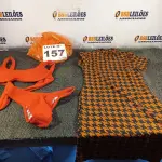 LOTE 157 - 12 – PEÇAS DE ROUPAS FEMININAS DIVERSAS (NO ESTADO, NÃO SABEMOS SE FUNCIONA. LEILÃO NÃO TEM GARANTIA E NEM DEVOLUÇÃO, SUJEITO A POSSÍVEIS AVARIAS VISÍVEIS/OCULTAS E/OU AUSÊNCIA DE COMPONENTES)