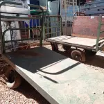 LOTE 630 - 01 CARRINHO PARA TRANSPORTE DE CARGAS COM AVARIAS. (NO ESTADO) ATENÇÃO! FAZER A VISITAÇÃO ANTES DE ARREMATAR, NÃO SABEMOS SE FUNCIONA. LEILÃO NÃO TEM GARANTIA E NEM DEVOLUÇÃO, SUJEITO A POSSÍVEIS AVARIAS VISÍVEIS/OCULTAS E/OU AUSÊNCIA DE COMPONENTES.