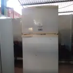 LOTE 589 - 01 GELADEIRA FROST FREE MARCA BRASTEMP 220V. (NO ESTADO) ATENÇÃO! FAZER A VISITAÇÃO ANTES DE ARREMATAR, NÃO SABEMOS SE FUNCIONA. LEILÃO NÃO TEM GARANTIA E NEM DEVOLUÇÃO, SUJEITO A POSSÍVEIS AVARIAS VISÍVEIS/OCULTAS E/OU AUSÊNCIA DE COMPONENTES.