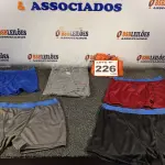 LOTE 226 - 13 – PEÇAS DE ROUPAS MASCULINAS DIVERSAS (NO ESTADO, NÃO SABEMOS SE FUNCIONA. LEILÃO NÃO TEM GARANTIA E NEM DEVOLUÇÃO, SUJEITO A POSSÍVEIS AVARIAS VISÍVEIS/OCULTAS E/OU AUSÊNCIA DE COMPONENTES)