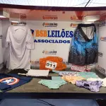 LOTE 011 - 12 – PEÇAS DE ROUPAS INFANTIL DIVERSAS (NO ESTADO, NÃO SABEMOS SE FUNCIONA. LEILÃO NÃO TEM GARANTIA E NEM DEVOLUÇÃO, SUJEITO A POSSÍVEIS AVARIAS VISÍVEIS/OCULTAS E/OU AUSÊNCIA DE COMPONENTES)