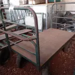 LOTE 605 - 01 CARRINHO PARA TRANSPORTE DE CARGAS COM AVARIAS. (NO ESTADO) ATENÇÃO! FAZER A VISITAÇÃO ANTES DE ARREMATAR, NÃO SABEMOS SE FUNCIONA. LEILÃO NÃO TEM GARANTIA E NEM DEVOLUÇÃO, SUJEITO A POSSÍVEIS AVARIAS VISÍVEIS/OCULTAS E/OU AUSÊNCIA DE COMPONENTES.