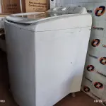 LOTE 113 - 01 - LAVADORA ELECTROLUX 13 KG (NO ESTADO, NÃO SABEMOS SE FUNCIONA. LEILÃO NÃO TEM GARANTIA E NEM DEVOLUÇÃO, SUJEITO A POSSÍVEIS AVARIAS VISÍVEIS/OCULTAS E/OU AUSÊNCIA DE COMPONENTES)