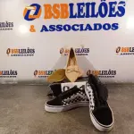 LOTE 041 - 02 – PARES DE CALÇADOS FEMININO, SENDO 01 Nº 35 E OUTRO N°36. (NO ESTADO, NÃO SABEMOS SE FUNCIONA. LEILÃO NÃO TEM GARANTIA E NEM DEVOLUÇÃO, SUJEITO A POSSÍVEIS AVARIAS VISÍVEIS/OCULTAS E/OU AUSÊNCIA DE COMPONENTES)