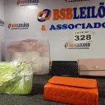 LOTE 328 - 07 – BOLSAS DIVERSAS (NO ESTADO, NÃO SABEMOS SE FUNCIONA. LEILÃO NÃO TEM GARANTIA E NEM DEVOLUÇÃO, SUJEITO A POSSÍVEIS AVARIAS VISÍVEIS/OCULTAS E/OU AUSÊNCIA DE COMPONENTES)