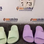 LOTE 273 - 02 – PARES DE CALÇADOS FEMININO Nº 37 (NO ESTADO, NÃO SABEMOS SE FUNCIONA. LEILÃO NÃO TEM GARANTIA E NEM DEVOLUÇÃO, SUJEITO A POSSÍVEIS AVARIAS VISÍVEIS/OCULTAS E/OU AUSÊNCIA DE COMPONENTES)