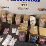 LOTE 371 - 01 - LOTE COM VÁRIAS VELAS DE ANIVERSARIO (NO ESTADO, NÃO SABEMOS SE FUNCIONA. LEILÃO NÃO TEM GARANTIA E NEM DEVOLUÇÃO, SUJEITO A POSSÍVEIS AVARIAS VISÍVEIS/OCULTAS E/OU AUSÊNCIA DE COMPONENTES)