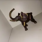 LOTE 066 - ESCULTURA ELEFANTE BEM  PESADO EM  BRONZE MASSIÇO 26 DE  ALT X 30 COMP X 15  LARG (NO ESTADO)