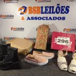 LOTE 296 - 03 – PARES DE CALÇADOS FEMININOS Nº 35 (NO ESTADO, NÃO SABEMOS SE FUNCIONA. LEILÃO NÃO TEM GARANTIA E NEM DEVOLUÇÃO, SUJEITO A POSSÍVEIS AVARIAS VISÍVEIS/OCULTAS E/OU AUSÊNCIA DE COMPONENTES)