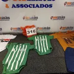 LOTE 316 - 11 – PEÇAS DE ROUPAS INFANTIL DIVERSAS (NO ESTADO, NÃO SABEMOS SE FUNCIONA. LEILÃO NÃO TEM GARANTIA E NEM DEVOLUÇÃO, SUJEITO A POSSÍVEIS AVARIAS VISÍVEIS/OCULTAS E/OU AUSÊNCIA DE COMPONENTES)