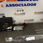 LOTE 319 - 01 - KIT DE PESCA 1 VARA 1 MOLINETE + ITENS (NO ESTADO, NÃO SABEMOS SE FUNCIONA. LEILÃO NÃO TEM GARANTIA E NEM DEVOLUÇÃO, SUJEITO A POSSÍVEIS AVARIAS VISÍVEIS/OCULTAS E/OU AUSÊNCIA DE COMPONENTES)